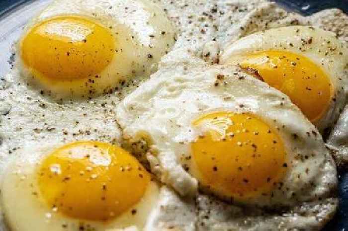 You can cook perfect fried eggs in 30 seconds without using a frying pan - and there's no mess