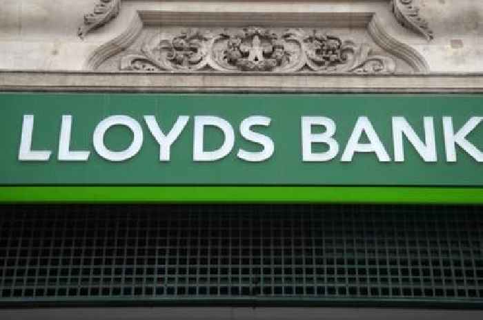 Lloyds Bank makes brutal change for millions of customers with £1 or more in account