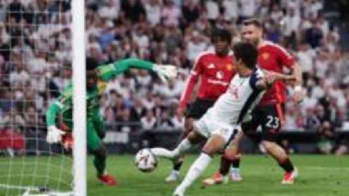 Johnson goal ends Tottenham's 17-year trophy wait