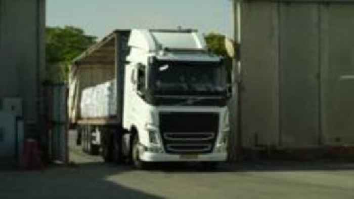BBC sees Gaza aid going through inspection area at Israeli crossing