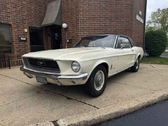 Mother And Son Decide to Sell Their 1968 Mustang Bought From the Dealer, Still Unaltered