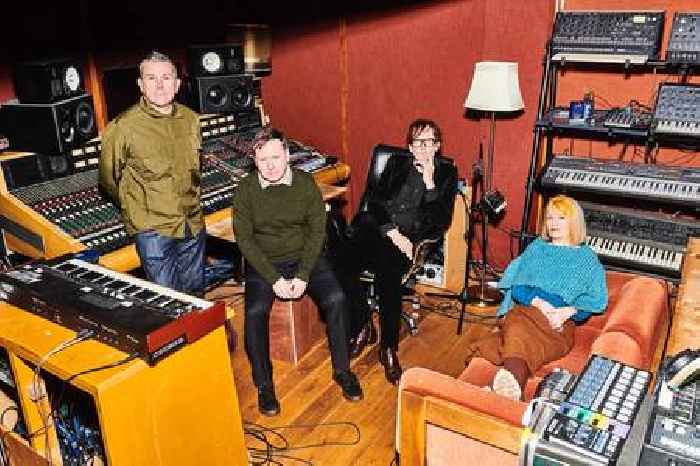 Pulp – “Got To Have Her Love”