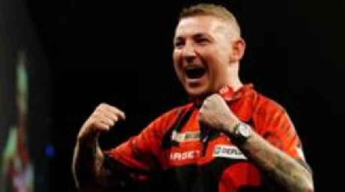 Aspinall reaches play-offs as Littler sets records