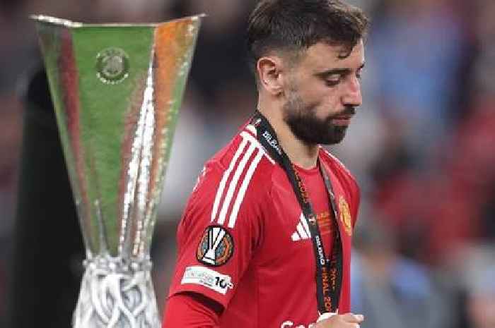 Bruno Fernandes offers to leave Man Utd in transfer bombshell after Tottenham defeat