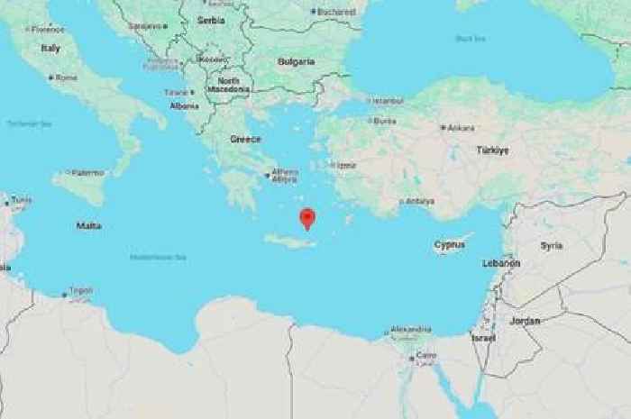 Crete earthquake sparks tsunami fears as tourists told to 'reach higher ground'