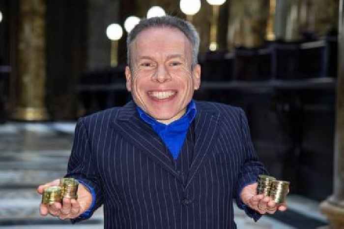 Warwick Davis remembers 'leader of the army' Val Kilmer