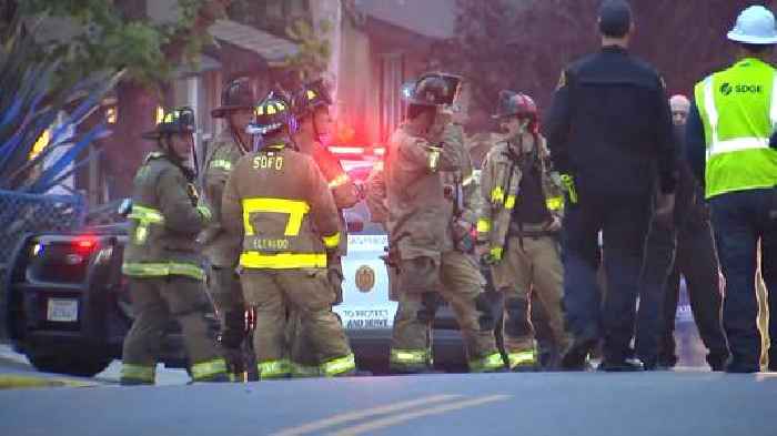 Small plane crashes into US neighbourhood in 'direct hit to multiple homes'