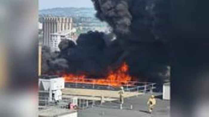 Black smoke as maternity hospital on fire