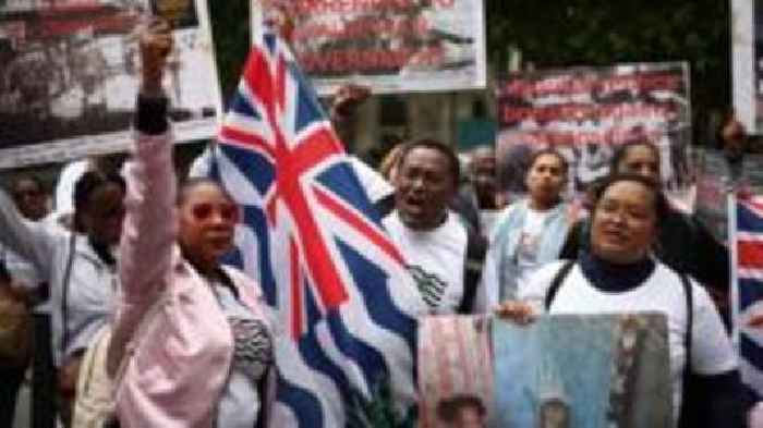 UK signs deal to hand Chagos Islands to Mauritius