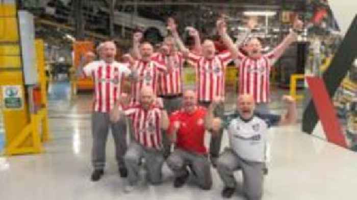 Poetic Sunderland fans chase 'the ultimate glory'