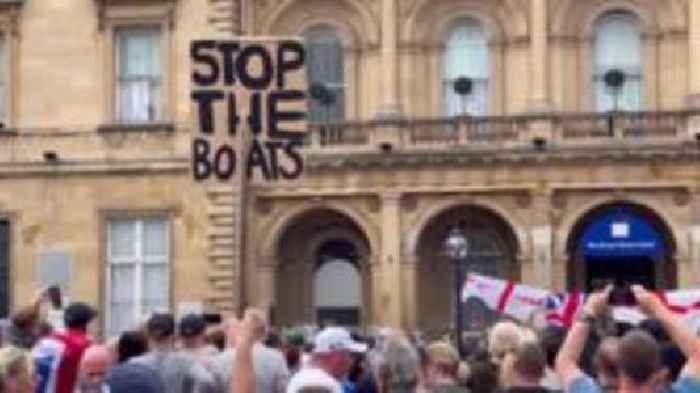 Putting up asylum seekers in Hull hotel still divides city