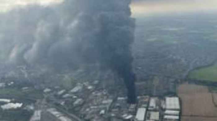 Recycling warehouse blaze declared major incident