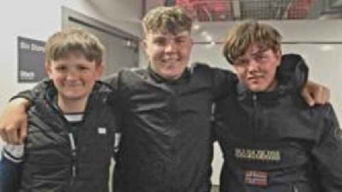 Young fans to walk to London in memory of friend