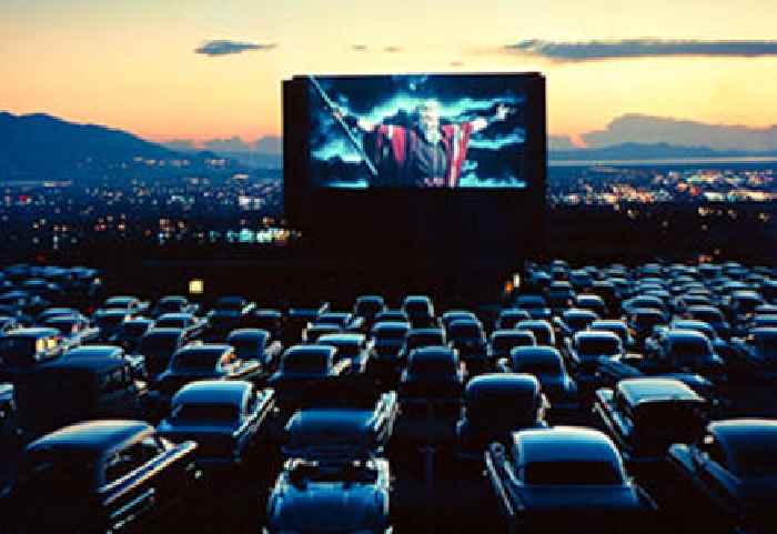 20 Vintage Pics from the Golden Age of Drive-Ins