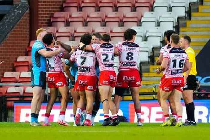 Adrian Lam slams penalty incidents in Leigh-Hull FC clash as offside call made