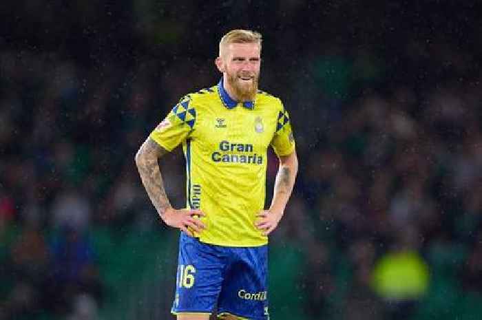 Ex-Sheffield United star drops transfer hint amid firm Hull City interest