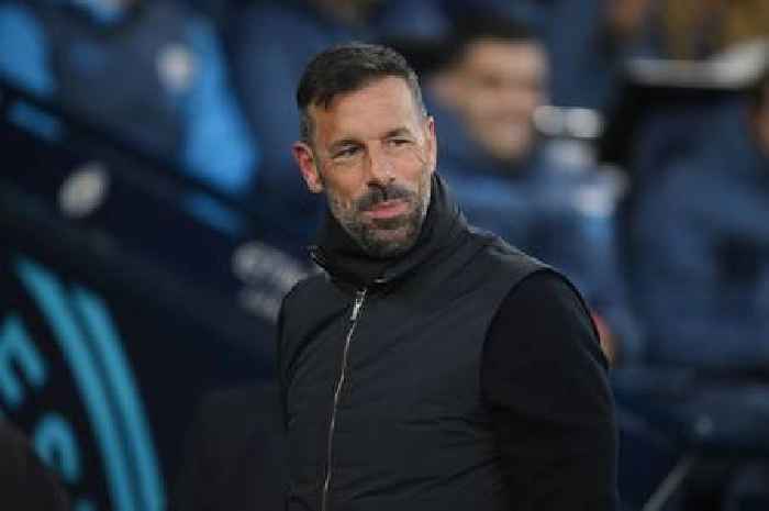 Ruud van Nistelrooy gives terse response over future and new Leicester City manager reports