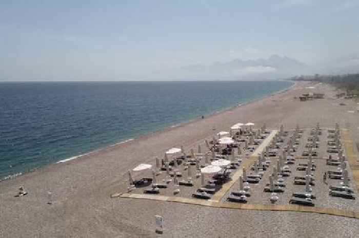 Tourists flock to luxury beach hotspot - and are met with something very different