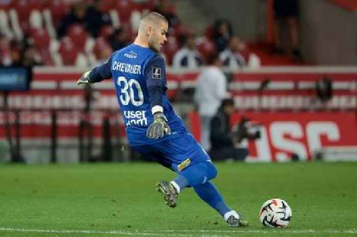 Aston Villa identify 'ideal' goalkeeper better than Gianluigi Donnarumma