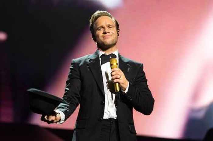 Olly Murs cancels gig after 20 minutes on stage sparking health fears