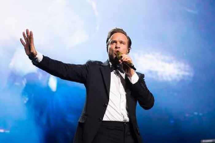 Olly Murs 'to see a doctor' after walking off stage at start of concert