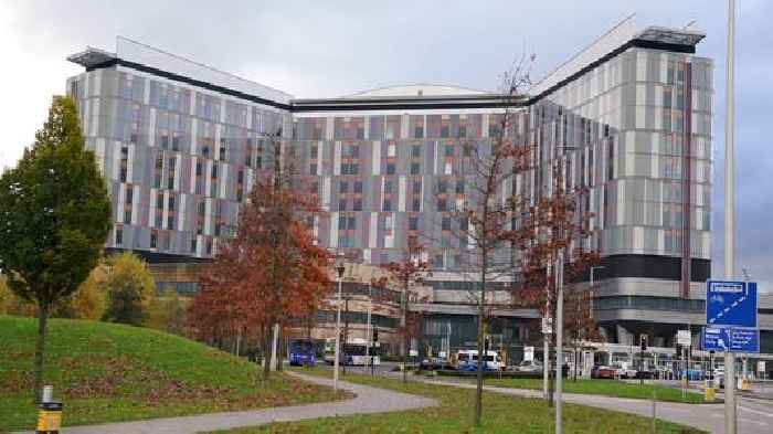 Armed police swarm hospital after 'man enters with crossbow'