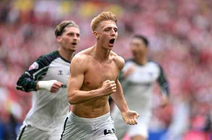 Sunderland promoted to Premier League as injury-time winner breaks Sheff Utd hearts