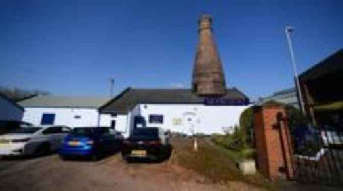Pottery workers blame energy bills for factory collapse