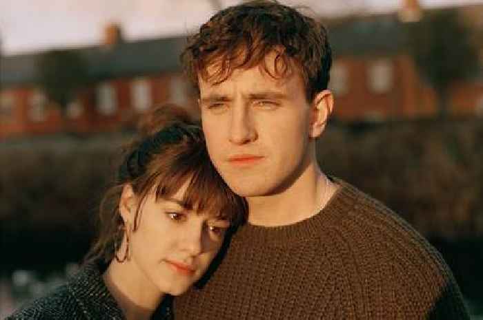Daisy Edgar-Jones is 'magic' as she shows off beauty in throwback snap