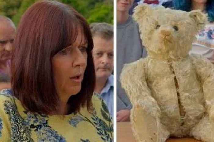 Antiques Roadshow guest in tears as they learn true value of bear expert 'screamed' at