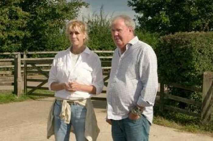 What does Jeremy Clarkson's girlfriend Lisa Hogan do away from Diddly Squat Farm?