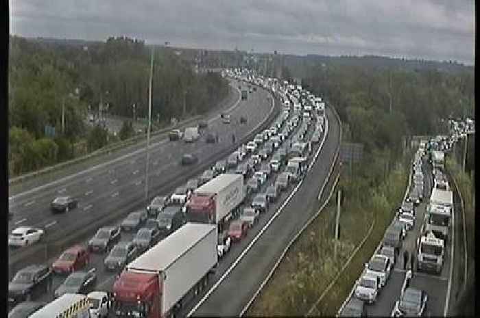 Live M25 updates as traffic stopped near Heathrow following multi-vehicle crash