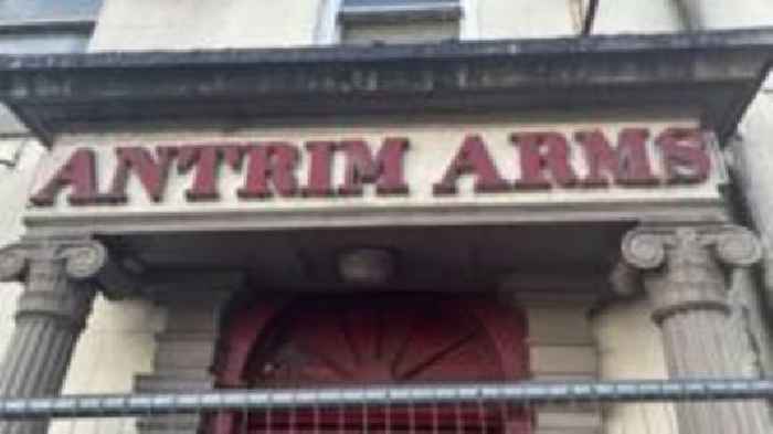 Bid to demolish 'dangerous' listed building
