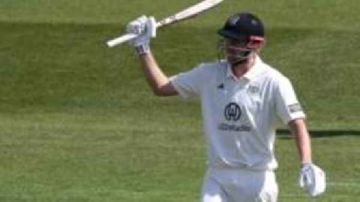 Northants build lead after Green hundred for Gloucs