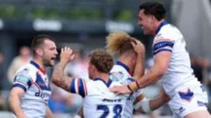 Wakefield thrash Salford to equal record league win