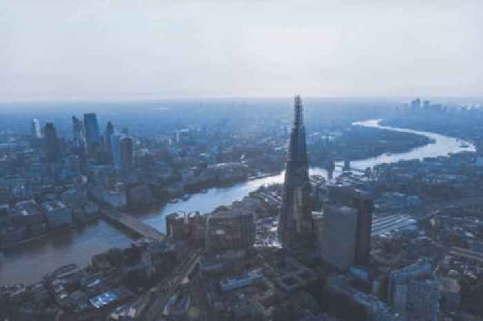 Retail and graduate job vacancies continue to plummet