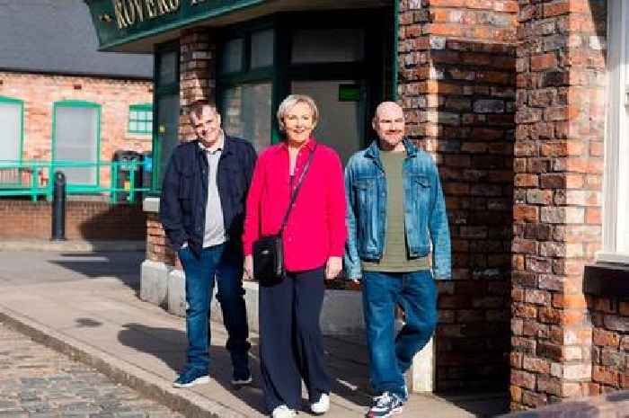 Coronation Street star Sue Cleaver hints at return to 'first love' in career change