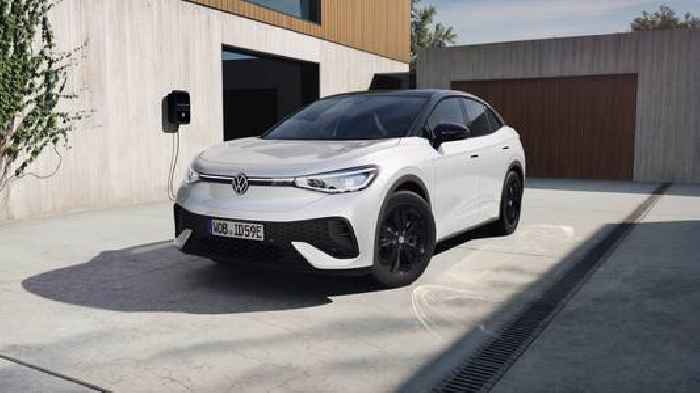 Volkswagen ID.4 and ID.5 Turn to the Dark Side in the UK With Black Edition Trims