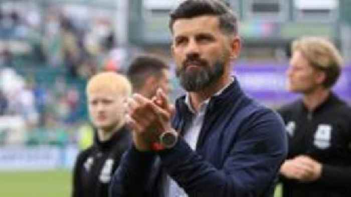 Head coach Muslic to leave Plymouth Argyle