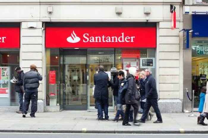 Santander customers urged to take £1 from bank accounts this week
