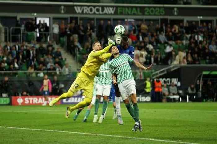 Chelsea given VAR penalty verdict after controversial Nicolas Jackson moment vs Real Betis
