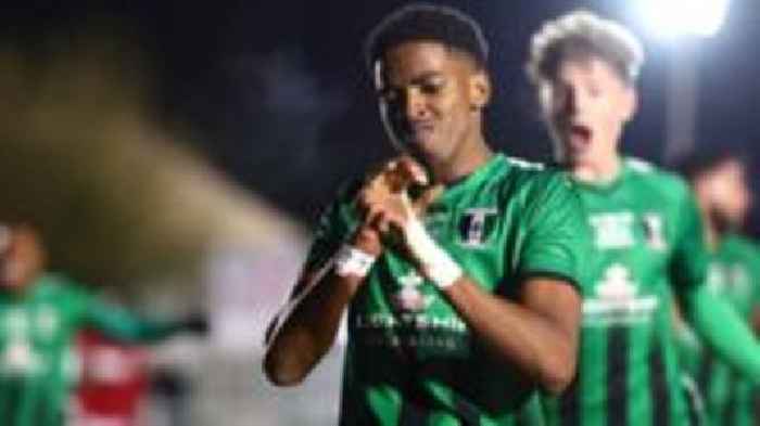 Peterborough sign forward Lisbie from Braintree