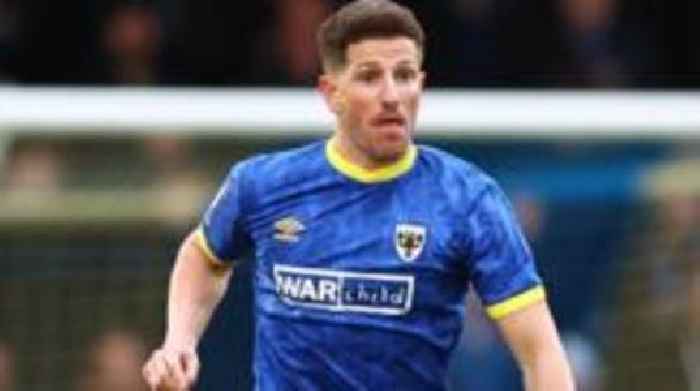 Hutchinson in Dons contract talks weeks after heart attack