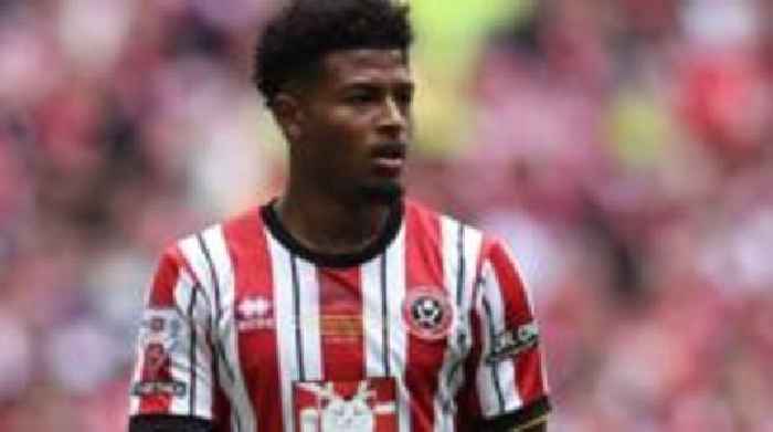 Sheff Utd in talks with forward Brewster
