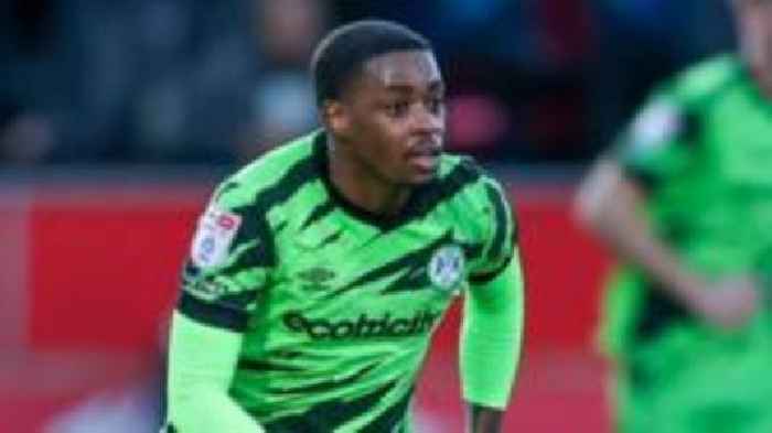 Crawley Town bring in midfielder Brown