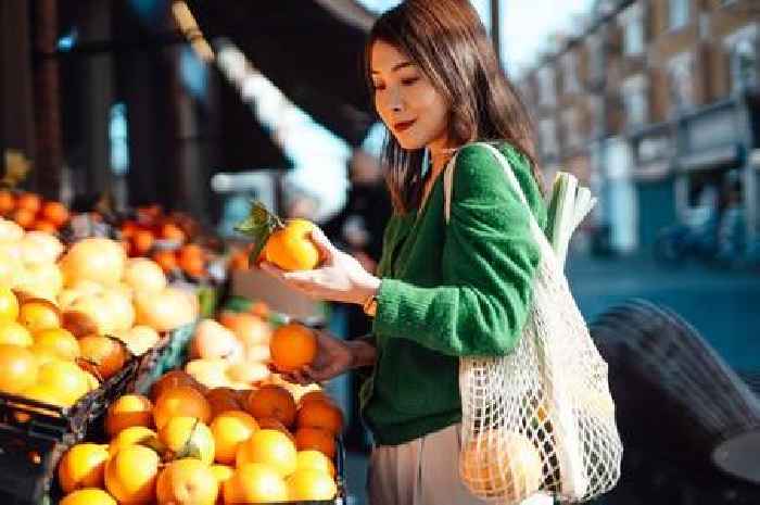 Eight foods with more vitamin C and less carbs than an orange