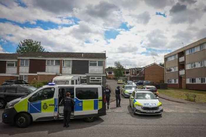 Police swarm Chilwell street after suspected broad daylight stabbing and disturbance - 3 arrested