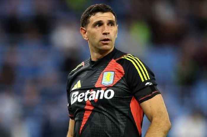 Emi Martinez sends heartfelt Aston Villa message amid frenzied transfer speculation