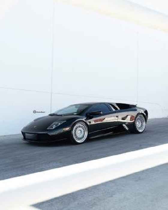 Lamborghini Murcielago Poses on Custom Wheels and It's Pure Fire