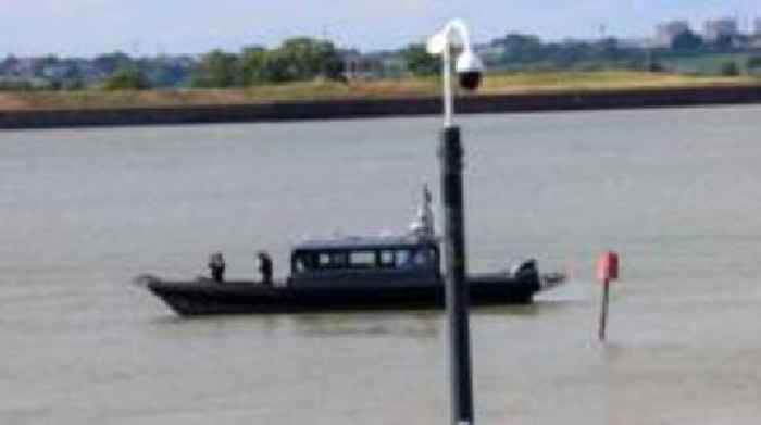 Search continues for girl missing in River Thames